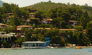 Wasserrutsche ins Meer im Club Letoonia in Fethiye